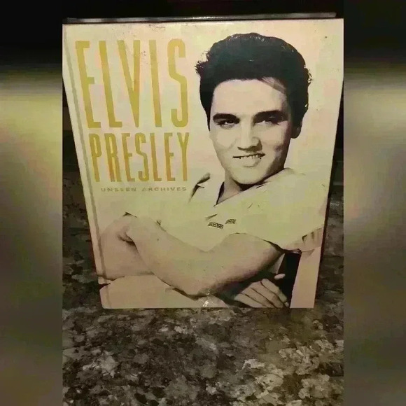 Paragon publishing's Elvis Presley unseen archives brand new collectors - Picture 1 of 4